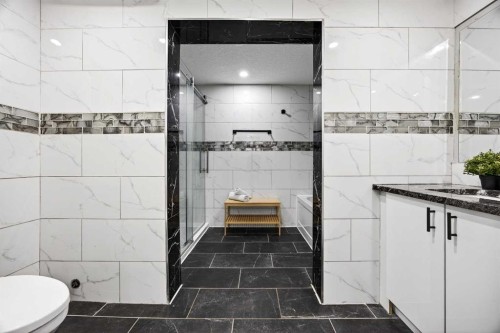 208 Silver Valley Rise Nw, Calgary, AB - Indoor Photo Showing Bathroom