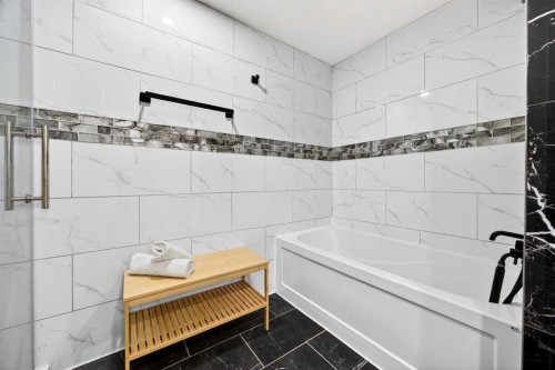 208 Silver Valley Rise Nw, Calgary, AB - Indoor Photo Showing Bathroom