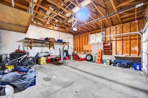 208 Silver Valley Rise Nw, Calgary, AB - Indoor Photo Showing Garage