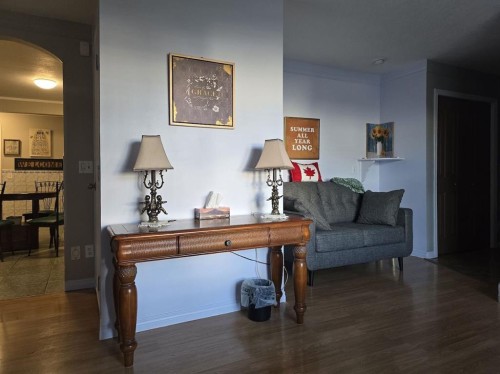 180 Hidden Vale Close Nw, Calgary, AB - Indoor Photo Showing Living Room