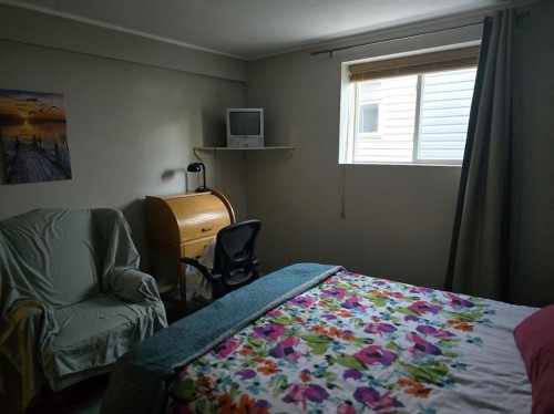 180 Hidden Vale Close Nw, Calgary, AB - Indoor Photo Showing Bedroom
