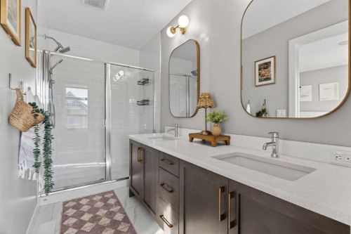 29 Howse Street Ne, Calgary, AB - Indoor Photo Showing Bathroom