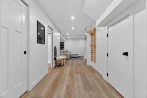 29 Howse Street Ne, Calgary, AB - Indoor Photo Showing Other Room