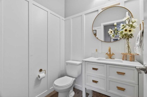 29 Howse Street Ne, Calgary, AB - Indoor Photo Showing Bathroom