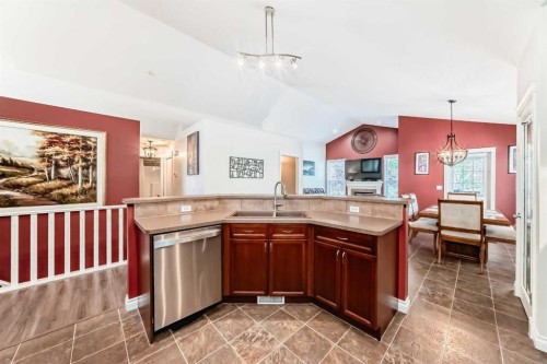 187 Hawkmere View, Chestermere, AB - Indoor Photo Showing Kitchen