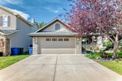 187 Hawkmere View  Chestermere, AB T1X 1T8