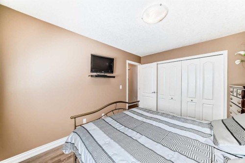 187 Hawkmere View, Chestermere, AB - Indoor Photo Showing Bedroom