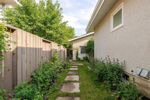 9632 Alcott Road Se, Calgary, AB - Outdoor With Exterior