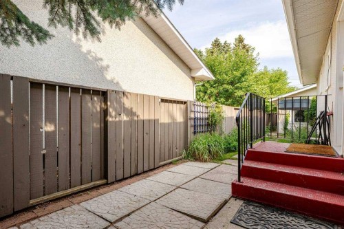 9632 Alcott Road Se, Calgary, AB - Outdoor With Exterior
