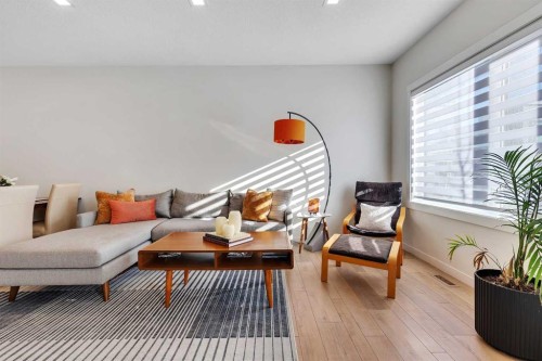 247 Greenbriar Common Nw, Calgary, AB - Indoor