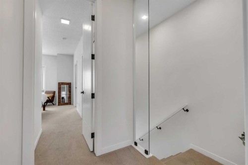 247 Greenbriar Common Nw, Calgary, AB - Indoor Photo Showing Other Room