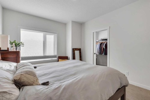 247 Greenbriar Common Nw, Calgary, AB - Indoor Photo Showing Bedroom