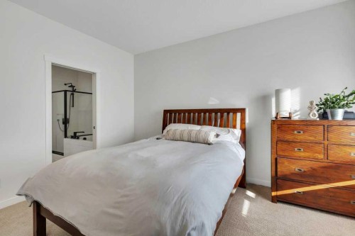 247 Greenbriar Common Nw, Calgary, AB - Indoor Photo Showing Bedroom