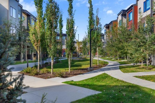 247 Greenbriar Common Nw, Calgary, AB - Outdoor