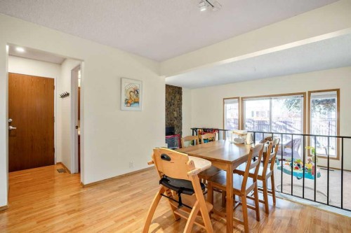 220 Scenic Way Nw, Calgary, AB - Indoor Photo Showing Dining Room