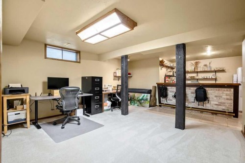 220 Scenic Way Nw, Calgary, AB - Indoor Photo Showing Office