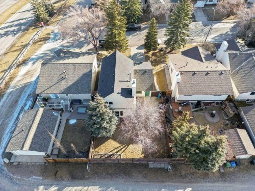 220 Scenic Way Nw, Calgary, AB - Outdoor