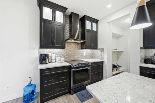 228 Carringham Road, Calgary, AB - Indoor Photo Showing Kitchen
