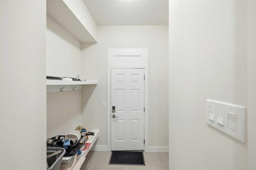 228 Carringham Road, Calgary, AB - Indoor