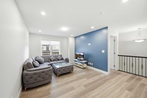 228 Carringham Road, Calgary, AB - Indoor