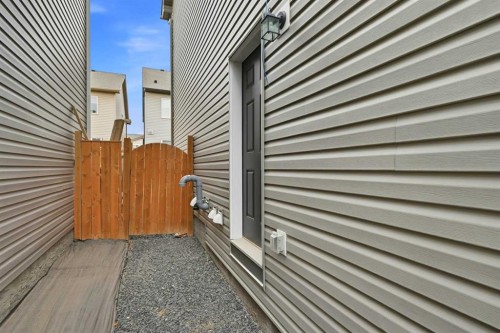 228 Carringham Road, Calgary, AB - 