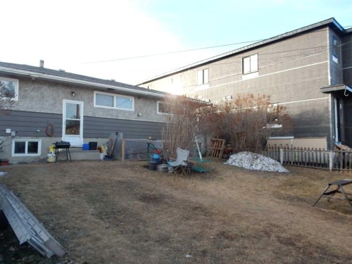 1330 34 Street Se, Calgary, AB - Outdoor