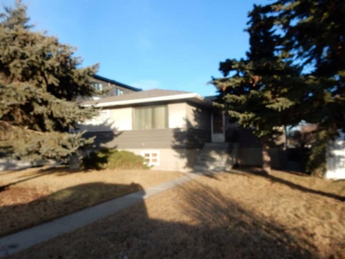 1330 34 Street Se, Calgary, AB - Outdoor