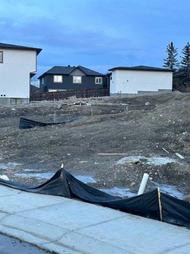 64 Rockyvale Drive Nw, Calgary, AB 