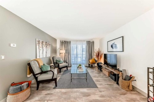 308-819 4A Street Ne, Calgary, AB - Indoor Photo Showing Other Room