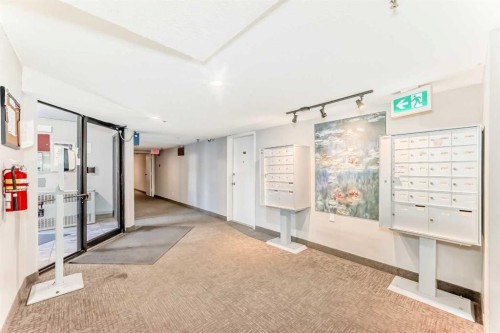 308-819 4A Street Ne, Calgary, AB - Indoor Photo Showing Other Room