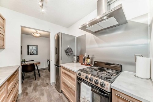 308-819 4A Street Ne, Calgary, AB - Indoor Photo Showing Kitchen