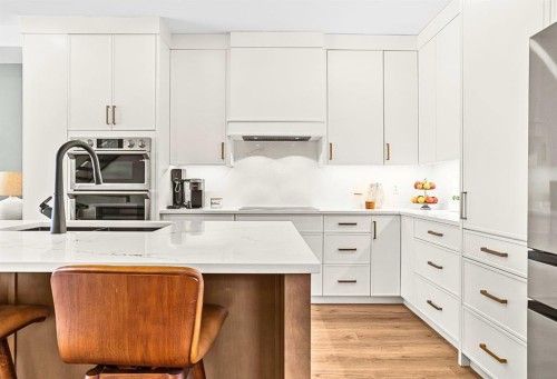 1-1202 2 Avenue, Canmore, AB - Indoor Photo Showing Kitchen With Upgraded Kitchen