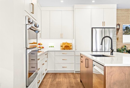 1-1202 2 Avenue, Canmore, AB - Indoor Photo Showing Kitchen With Upgraded Kitchen