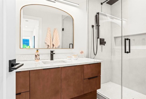 1-1202 2 Avenue, Canmore, AB - Indoor Photo Showing Bathroom