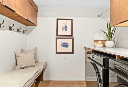 1-1202 2 Avenue, Canmore, AB - Indoor Photo Showing Laundry Room