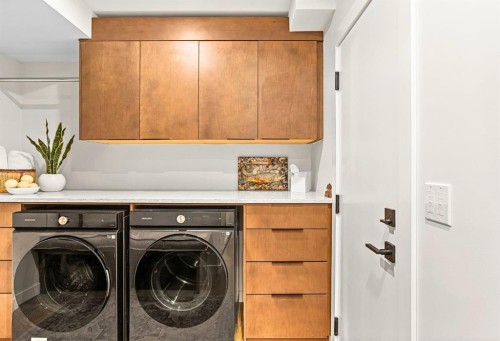 1-1202 2 Avenue, Canmore, AB - Indoor Photo Showing Laundry Room
