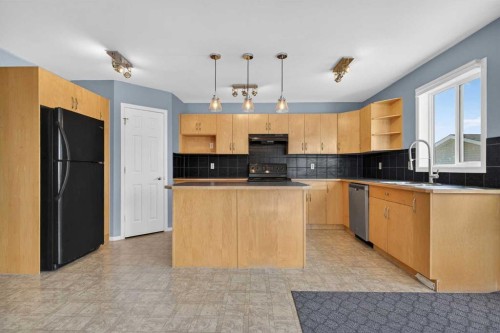 83 Tarington Way Ne, Calgary, AB - Indoor Photo Showing Kitchen