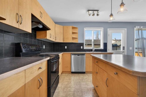 83 Tarington Way Ne, Calgary, AB - Indoor Photo Showing Kitchen