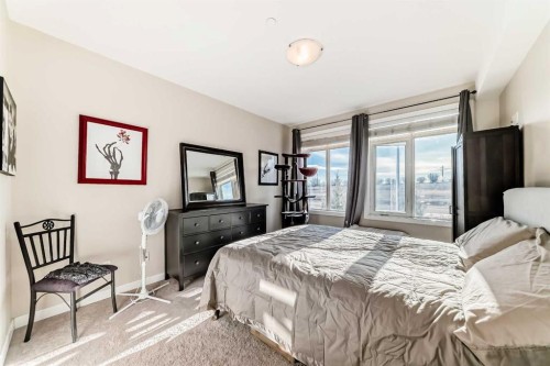 206-1005B Westmount Drive, Strathmore, AB - Indoor Photo Showing Bedroom