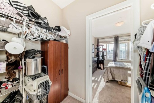 206-1005B Westmount Drive, Strathmore, AB - Indoor Photo Showing Other Room