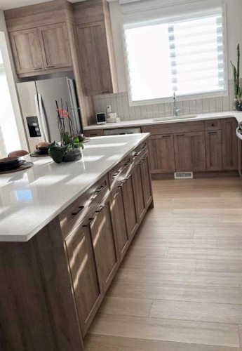 83 Legacy Passage Se, Calgary, AB - Indoor Photo Showing Kitchen