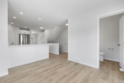 9 Park Lane, Didsbury, AB - Indoor Photo Showing Other Room