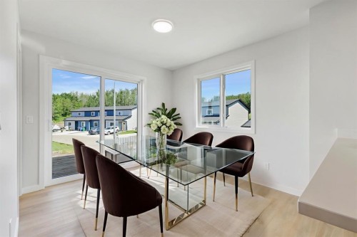 9 Park Lane, Didsbury, AB - Indoor Photo Showing Dining Room
