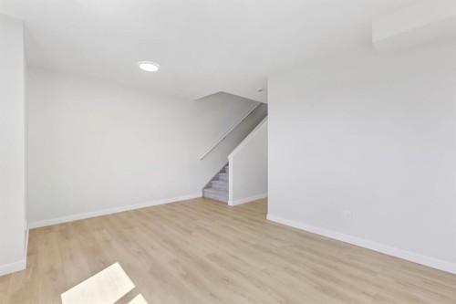 9 Park Lane, Didsbury, AB - Indoor Photo Showing Other Room