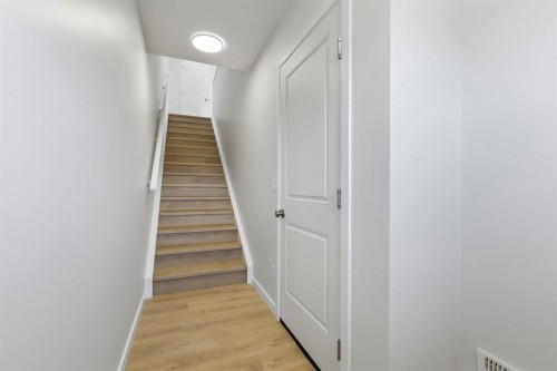 9 Park Lane, Didsbury, AB - Indoor Photo Showing Other Room