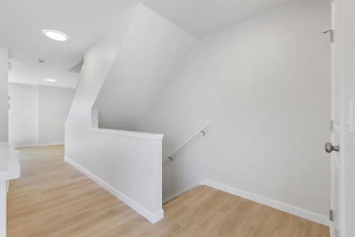 9 Park Lane, Didsbury, AB - Indoor Photo Showing Other Room