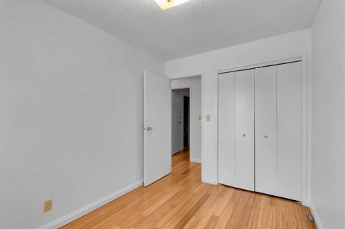 4056 44 Avenue Ne, Calgary, AB - Indoor Photo Showing Other Room