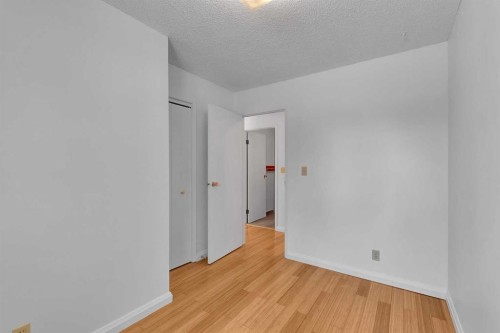 4056 44 Avenue Ne, Calgary, AB - Indoor Photo Showing Other Room