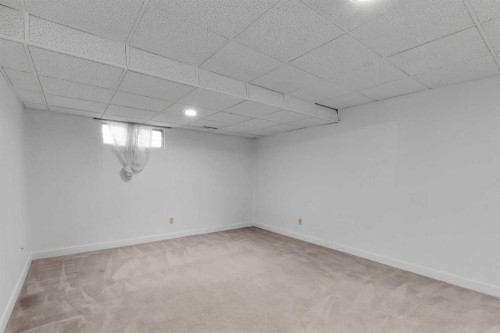 4056 44 Avenue Ne, Calgary, AB - Indoor