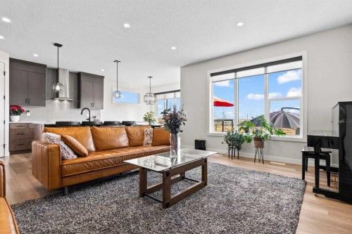 68 Walcrest View Se, Calgary, AB - Indoor Photo Showing Living Room
